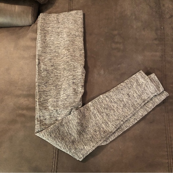 Suzy Shier Grey Leggings Size Medium - Picture 1 of 4